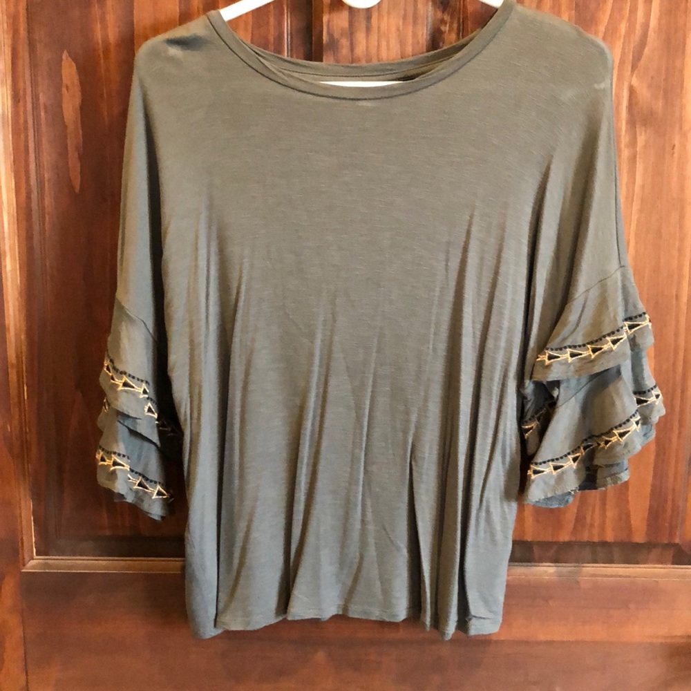 Gray top